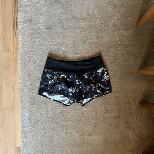 Lululemon Speed Up Low-Rise Lined Short